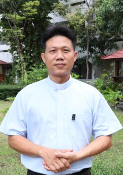 สามเณร Thomas Nguyen