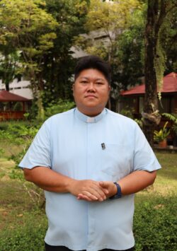 สามเณรกุลธวัช สังขรัช